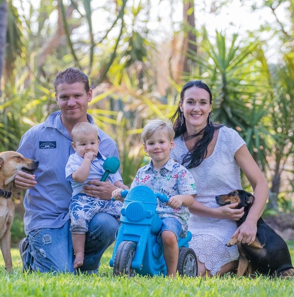 Meet your Posher, Lara - Picture 1 of 1